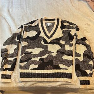 Nine West Women’s V-Neck Camouflage Sweater - Black and Cream